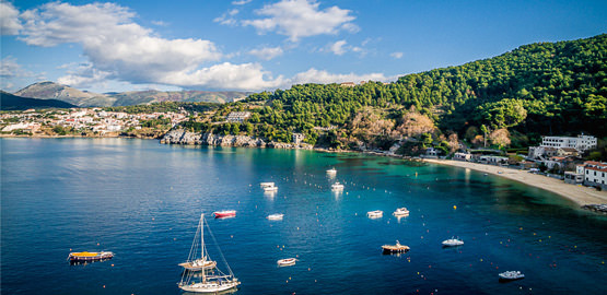 Veduta aerea della spiaggia del Porto di Palinuro